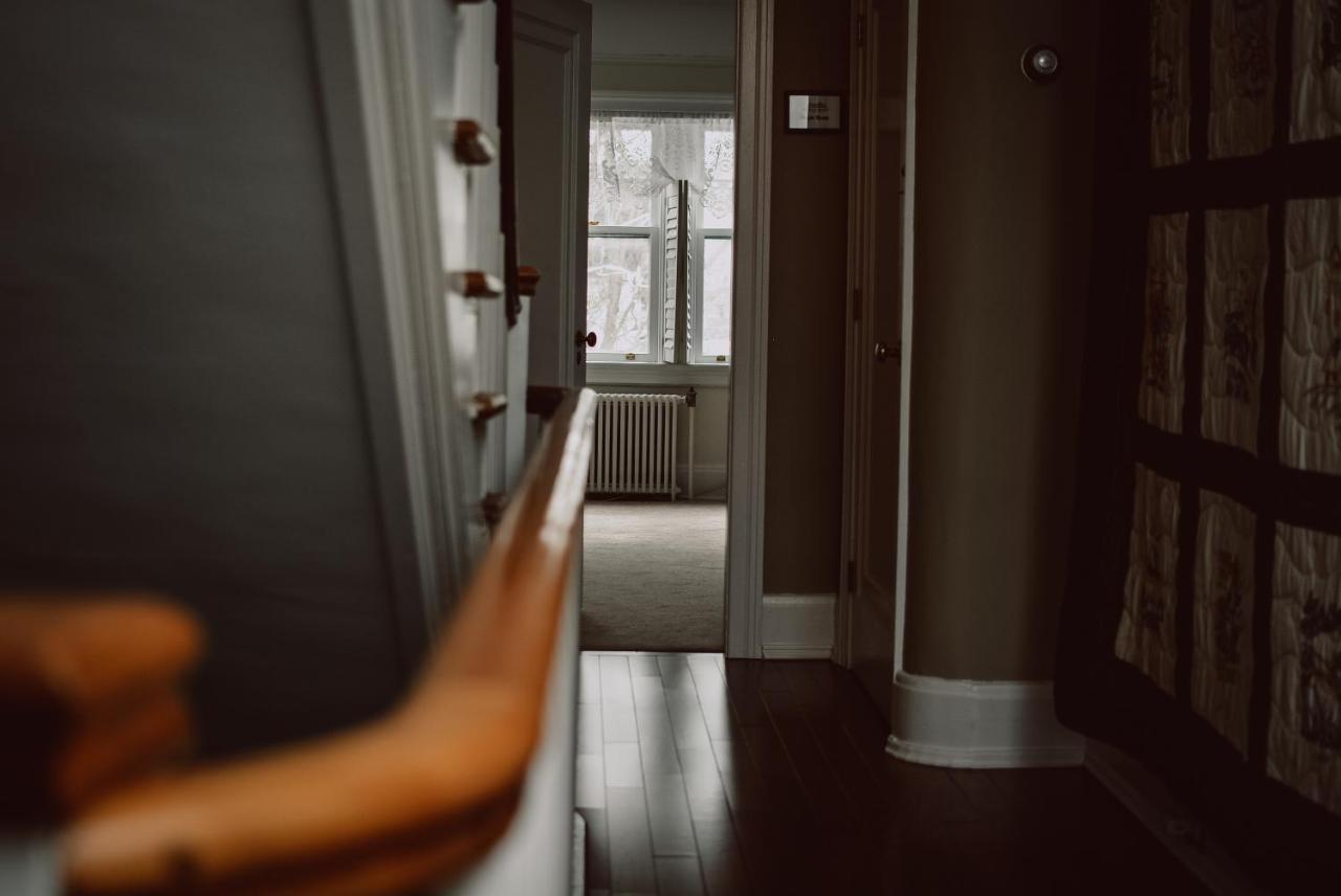 Hill Road Manor Bed & Breakfast Гранд Фолс - Уиндзор Екстериор снимка