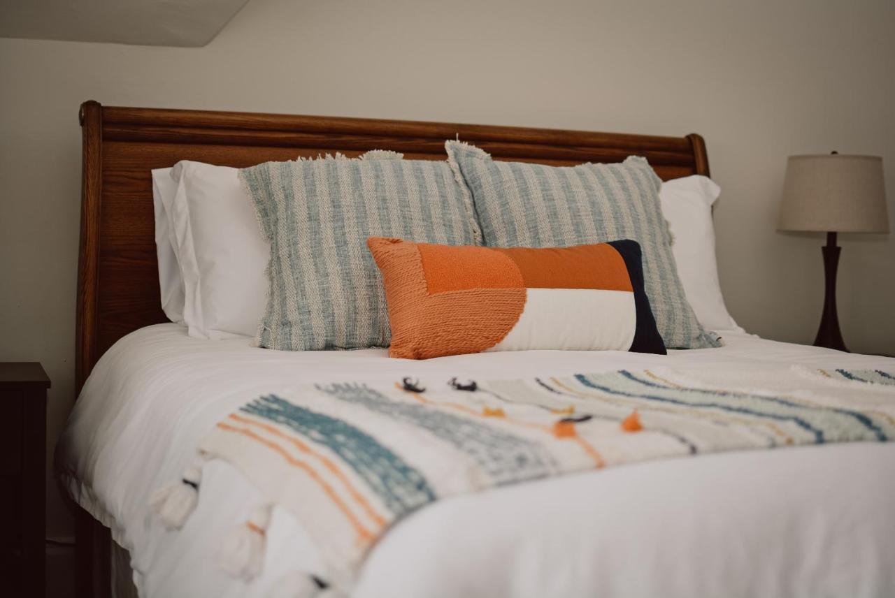 Hill Road Manor Bed & Breakfast Гранд Фолс - Уиндзор Екстериор снимка