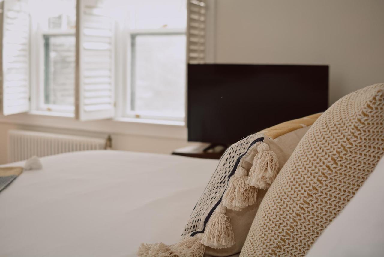 Hill Road Manor Bed & Breakfast Гранд Фолс - Уиндзор Екстериор снимка