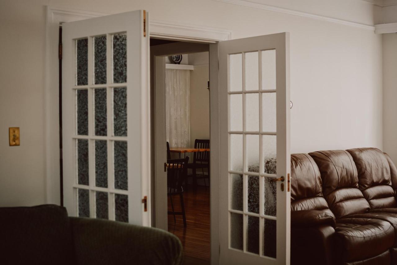Hill Road Manor Bed & Breakfast Гранд Фолс - Уиндзор Екстериор снимка